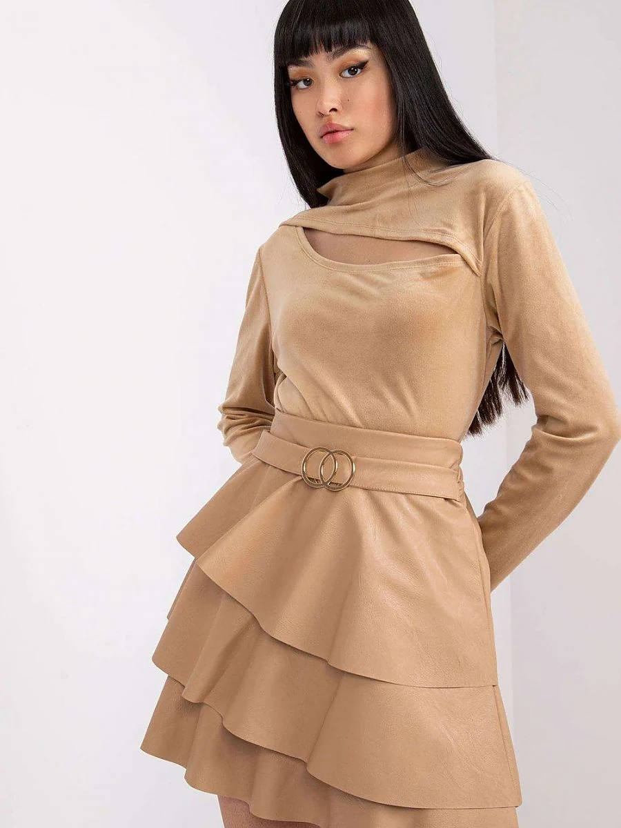 Blouse beige effet velours à ouverture décorative - Italy Moda - Vestiaire Clair