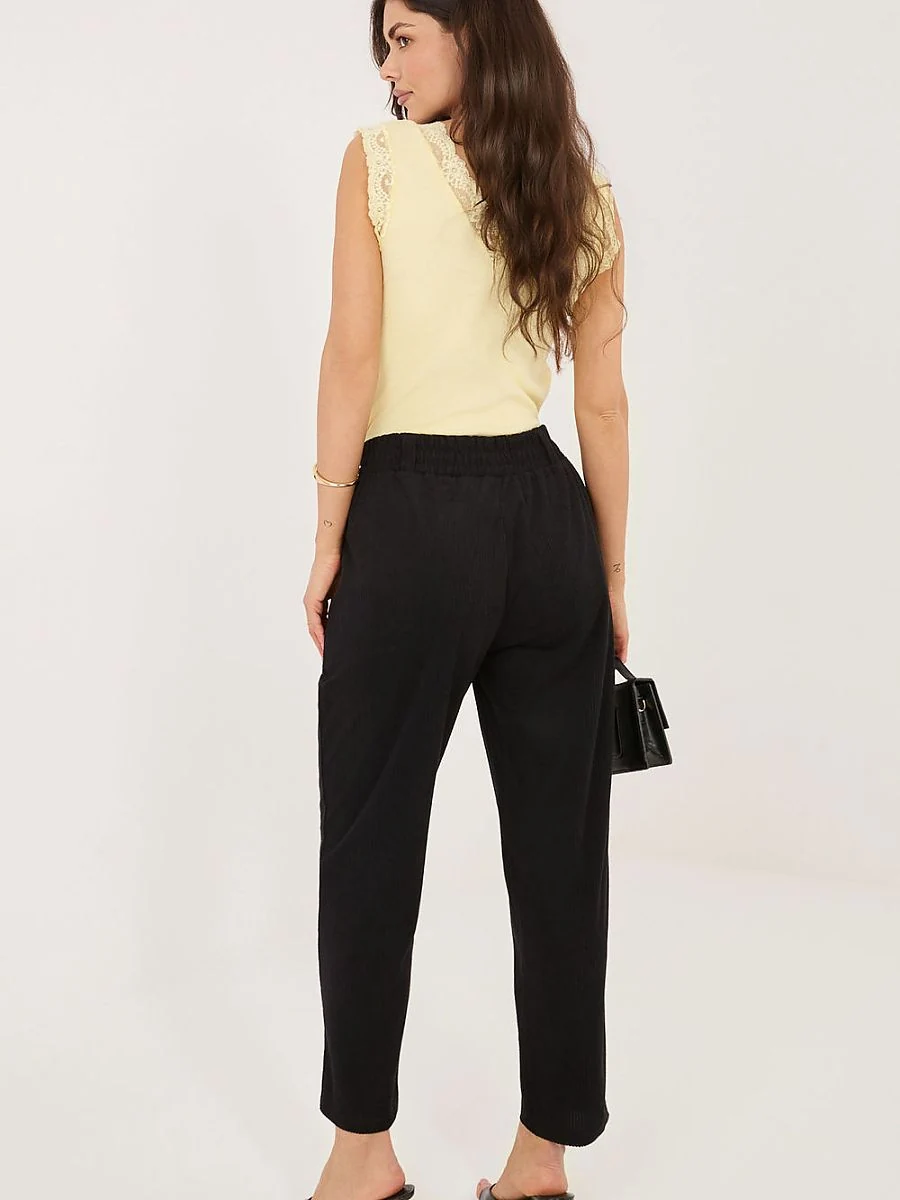 Pantalon noir effet velours côtelé à taille paperbag - Rue Paris - Vestiaire Clair