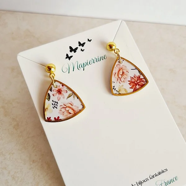 Boucles d'oreille fleuries en papier résiné - fait main en France par Mapierrine Triangle de fleurs