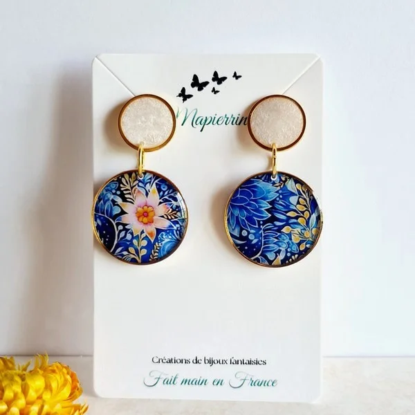 Boucles d'oreille artisanales en papier résiné - Fleur feuillage bleu, fait main en France par Mapierrine (Copie) - Photo 2