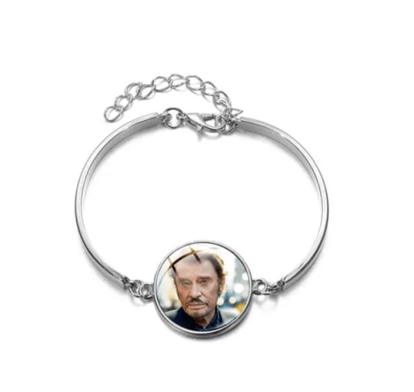 Superbe bracelet féminin hommage au ‘taulier’ Johnny