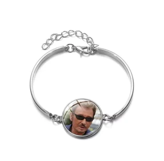 Superbe bracelet féminin hommage au ‘taulier’ Johnny