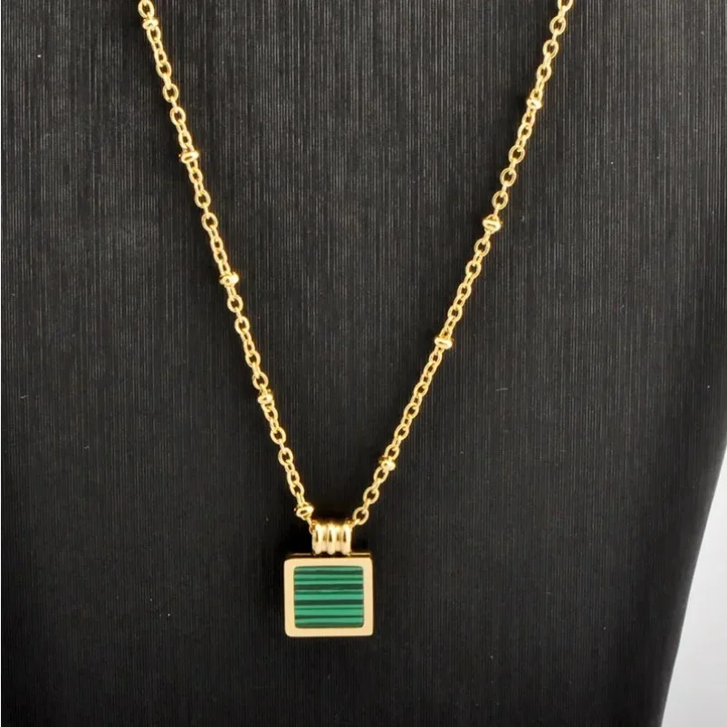 Collier pendentif femme acier inoxydable doré - Photo 1