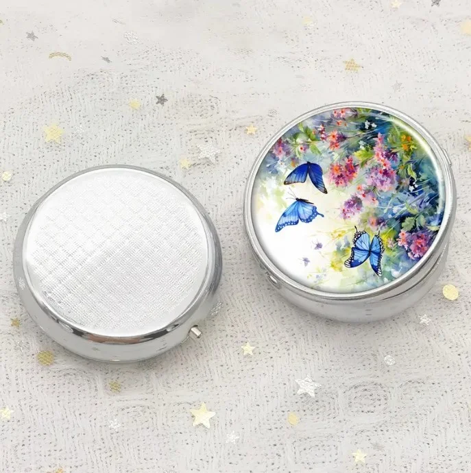 Pilulier boite à médicaments de poche rond argenté JARDIN DE PAPILLONS ET FLEURS - Photo 3