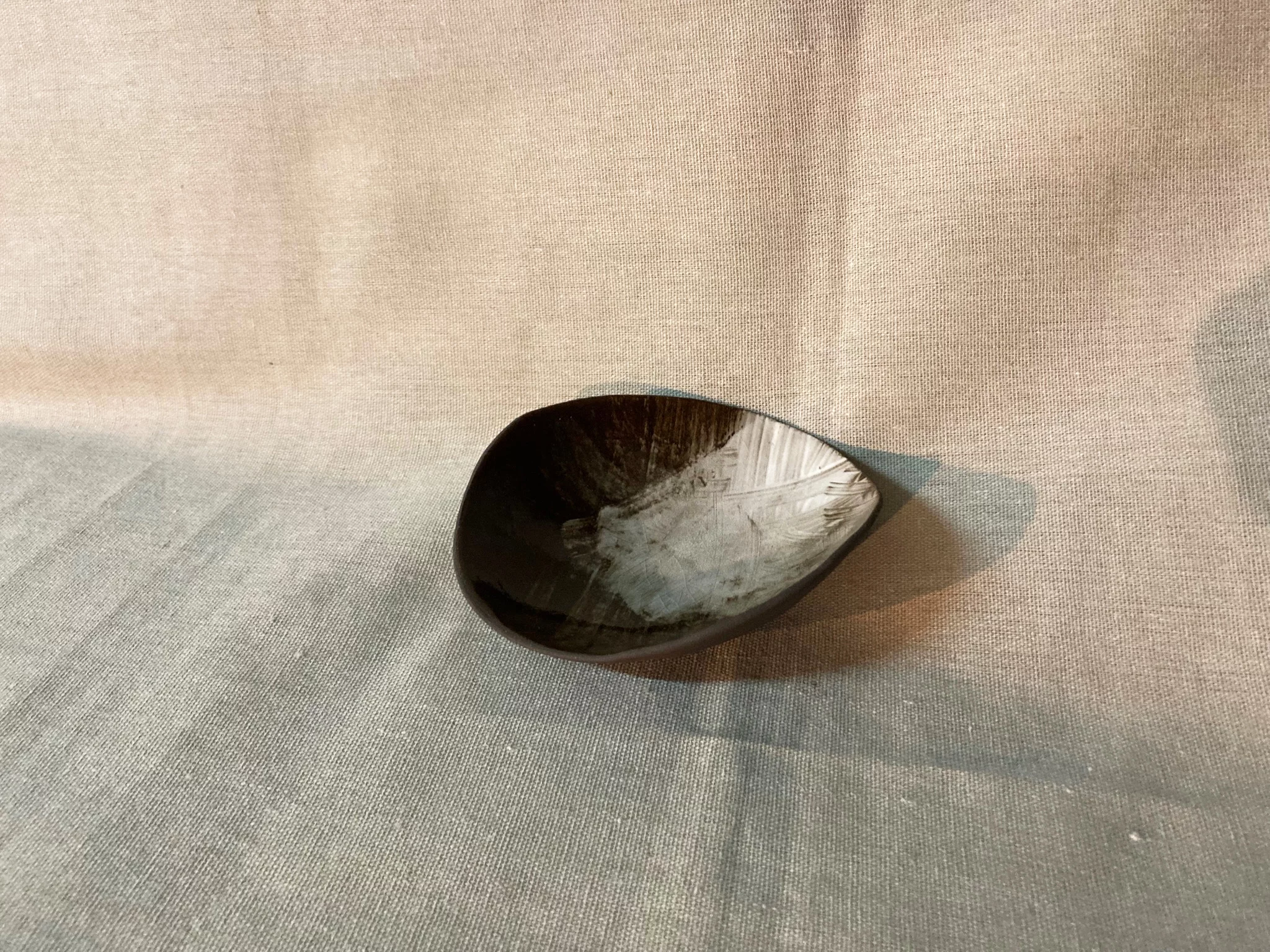 Coupelle unique en grès  - Série "Impressions". - Photo 3