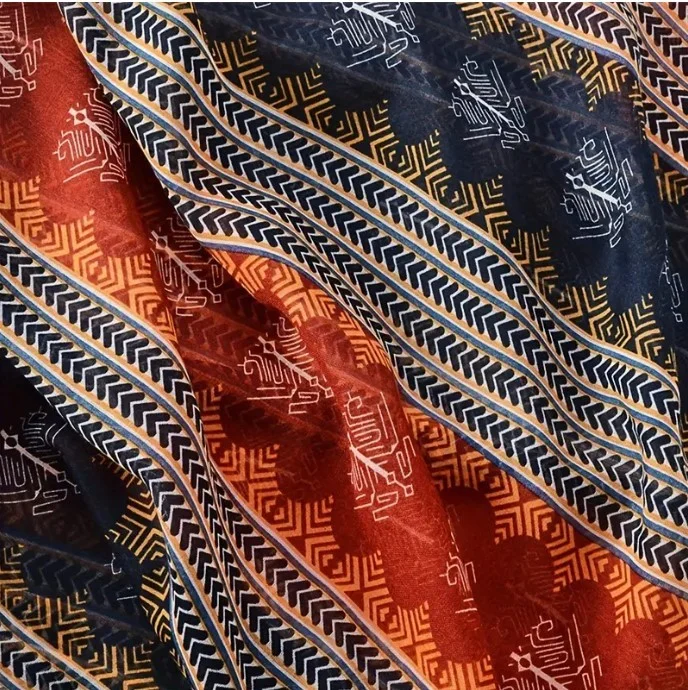 Châle Etole femme rectangle à pompons polyester 80 x 180 cm motif tribal pailleté doré - Photo 3