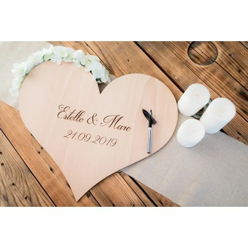 Livre d'or géant en bois pour mariage en forme de coeur - Photo 1