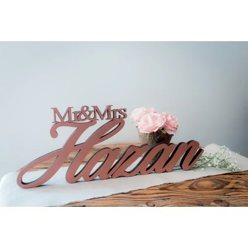 Décoration grand format en bois Monsieur et Madame avec nom de famille pour mariage - Photo 1