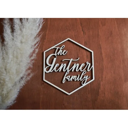 Décoration à personnaliser avec nom de famille, suspension en bois entrée ou porte forme hexagone "the family" - Super sjp
