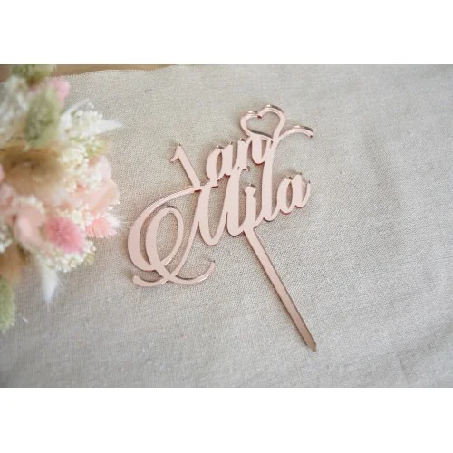 Cake topper sur 2 lignes à personnaliser anniversaire avec prénom et coeur - Super sjp