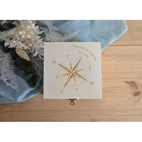 Boîte à alliances motif Rose des vents, gravée en bois - Super sjp