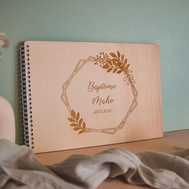 Livre d'or thème Végétal à personnaliser, avec couverture en bois gravé pour mariage, anniversaire ou baptême - Super sjp