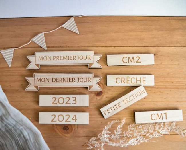 Plaquette aimantée pour pancarte de rentrée scolaire - Super sjp