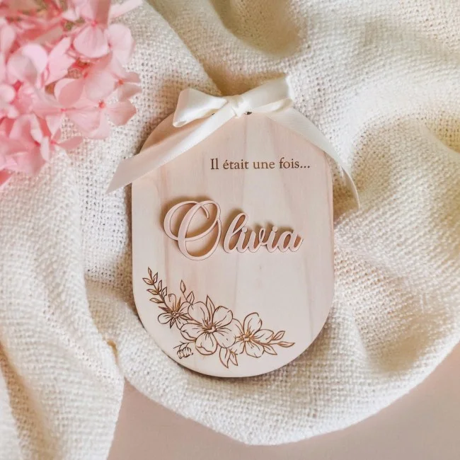 Médaillon Sweet Flower avec prénom personnalisé - Super sjp