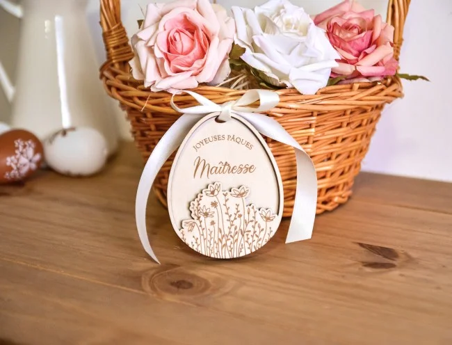 Oeuf de Pâques fleuri à personnaliser - Photo 1
