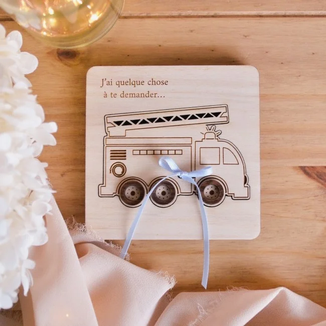 Mini coffret puzzle thème Camion de pompier pour vos demandes personnalisées ou vos plus belles annonces à vos proches - Photo 1