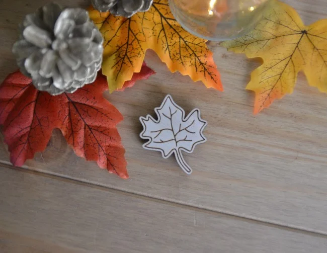 Magnet en bois forme feuille de chêne - Super sjp