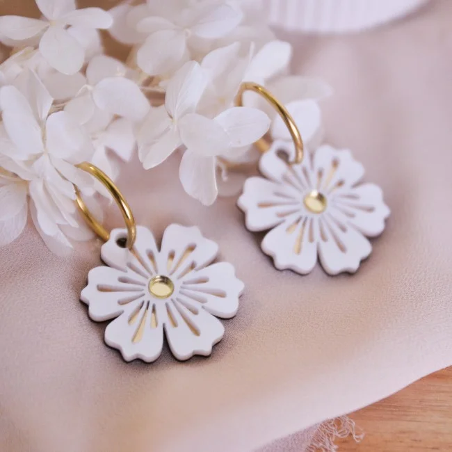 Boucles d'oreilles thème Fleur nacrée - Photo 1
