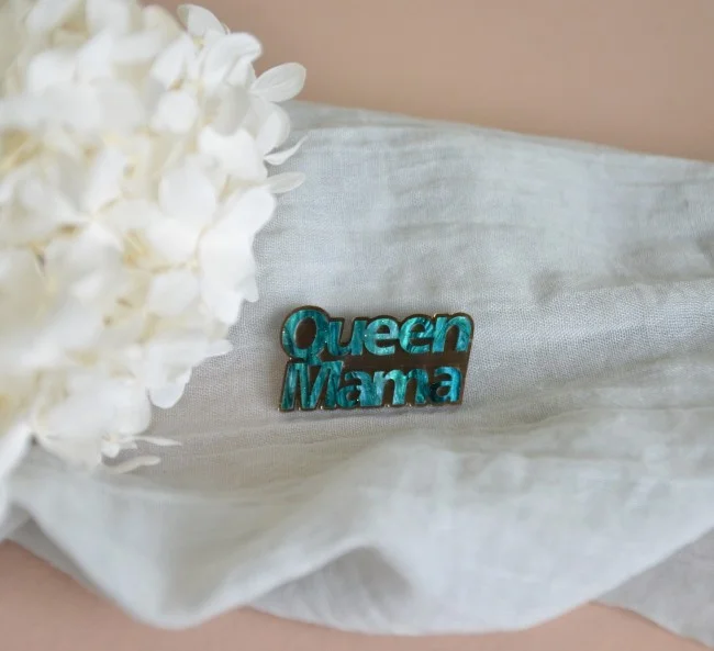 Pin's "Queen Mama" - Photo 1