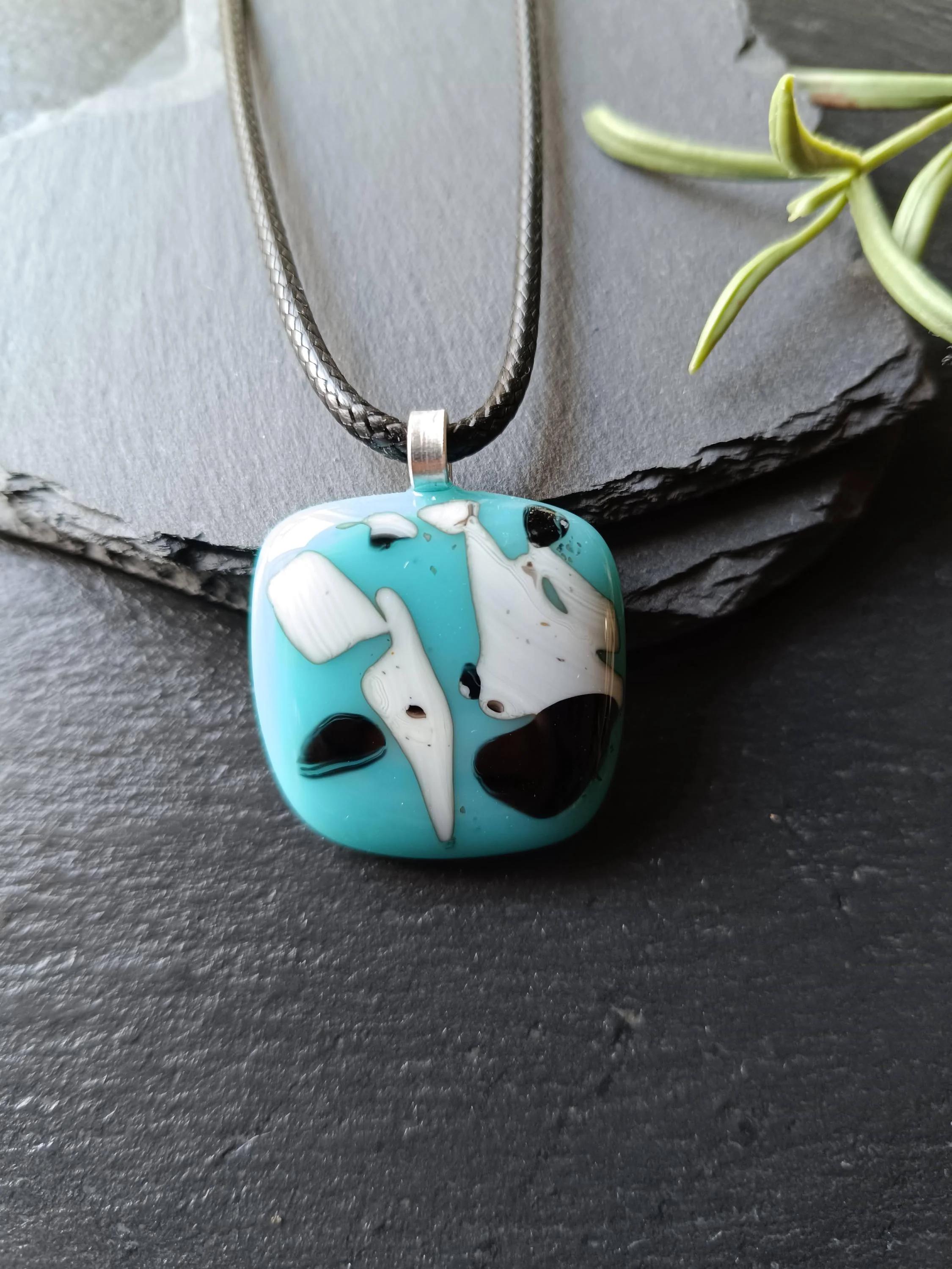 Fused glass pendant necklace, artisan handmade jewelry - Photo 2