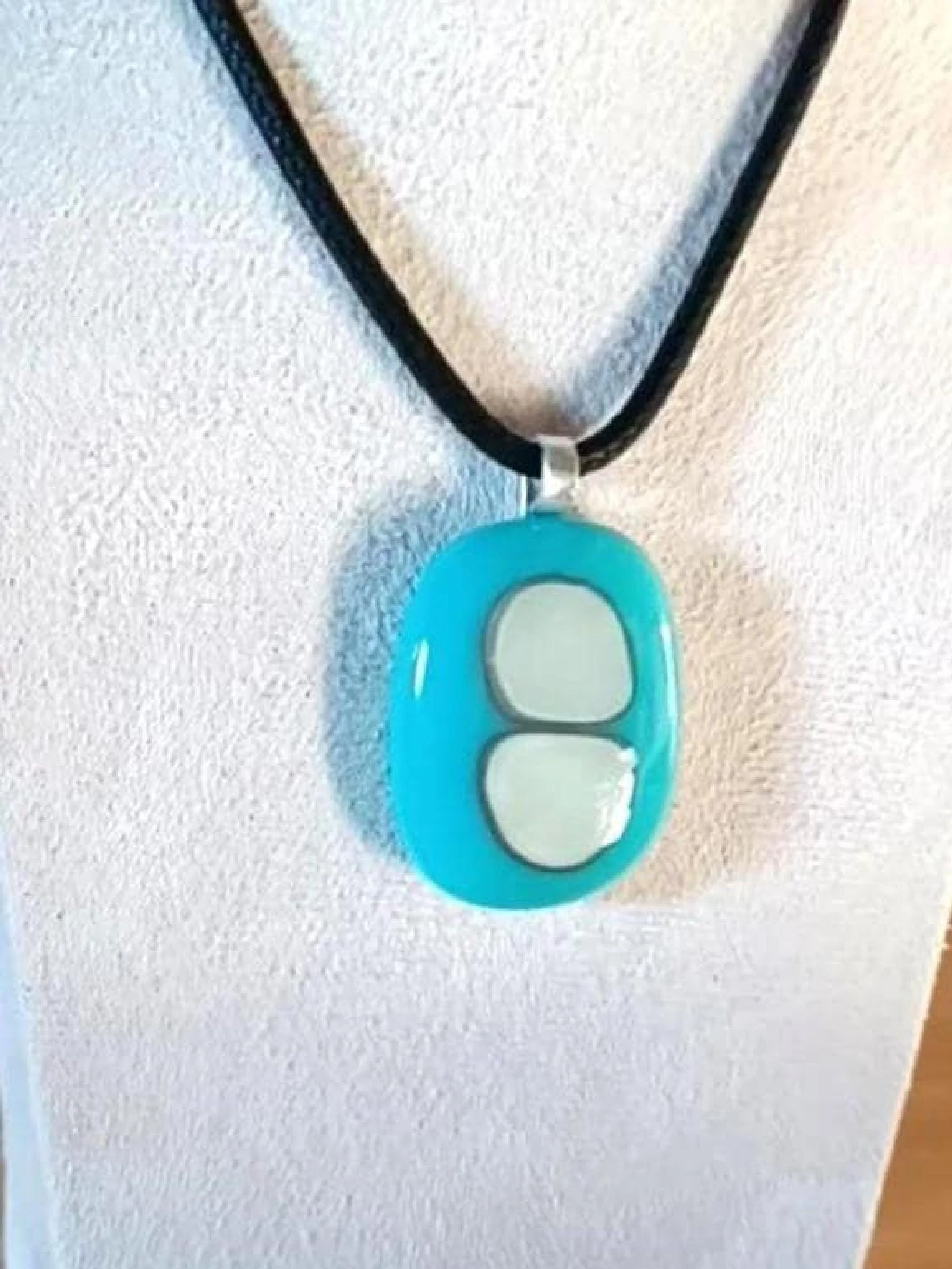 Fused glass pendant necklace, artisan handcrafted jewellery - Photo 5
