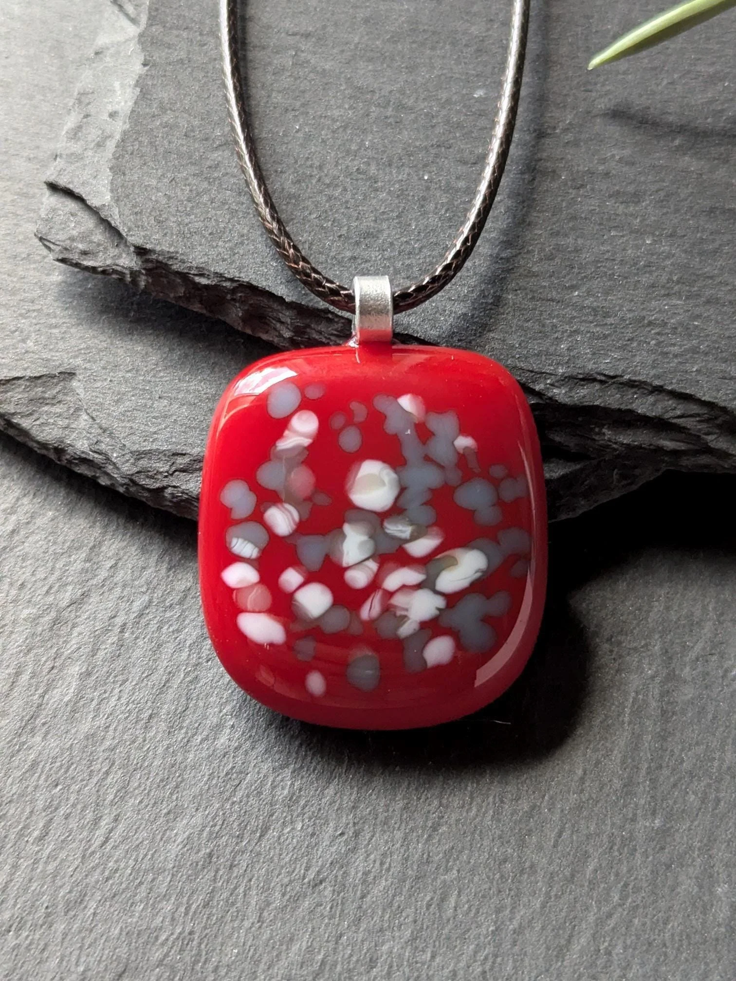 Red fused glass speckled pendant with cord necklace, one of a kind handmade jewellery - Photo 1