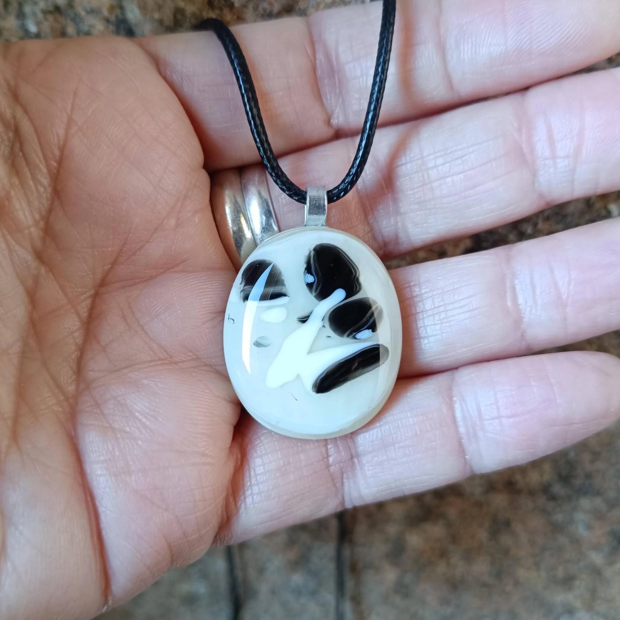 Abstract fused glass pendant with necklace, artisan handmade jewellery - Photo 2