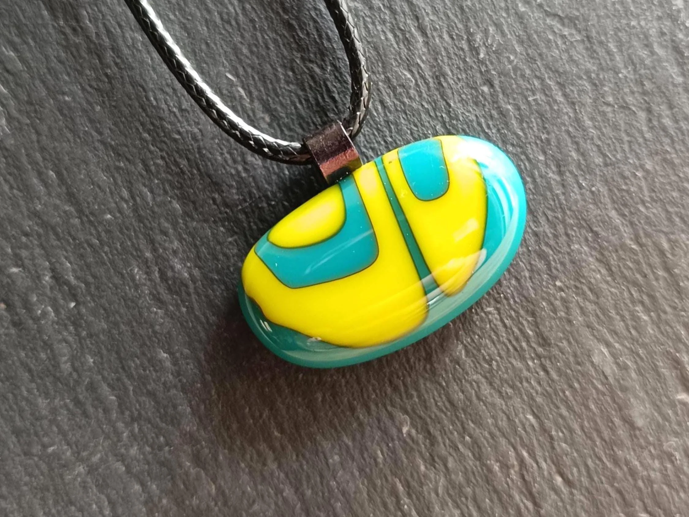 Teal fused glass pendant necklace, handmade artisan jewellery - Photo 3