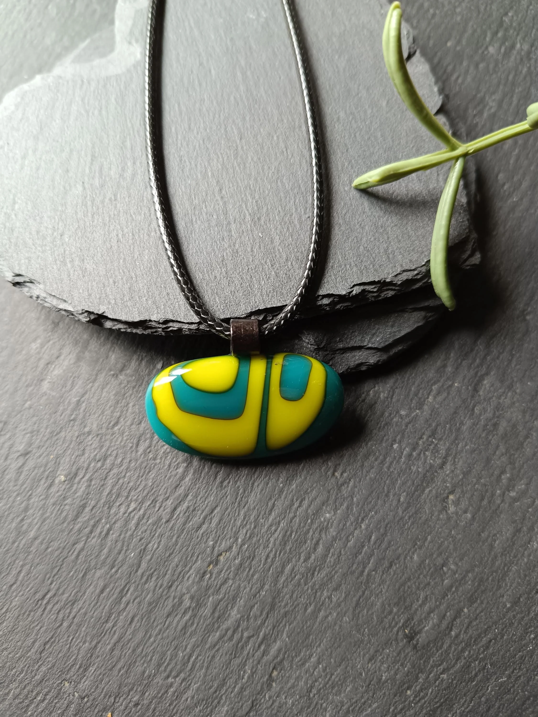 Teal fused glass pendant necklace, handmade artisan jewellery - Photo 4