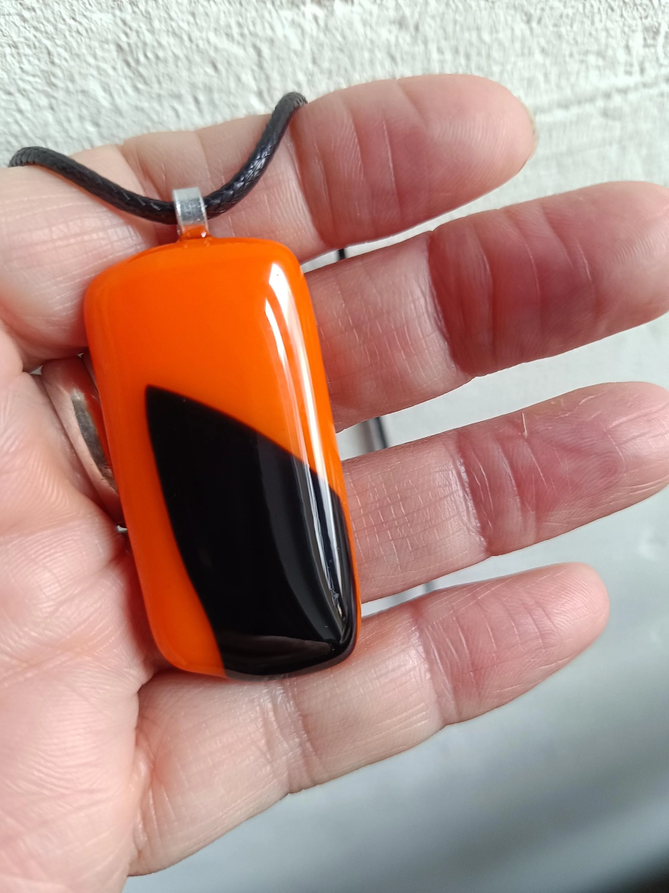 Orange and black fused glass pendant necklace - Photo 2