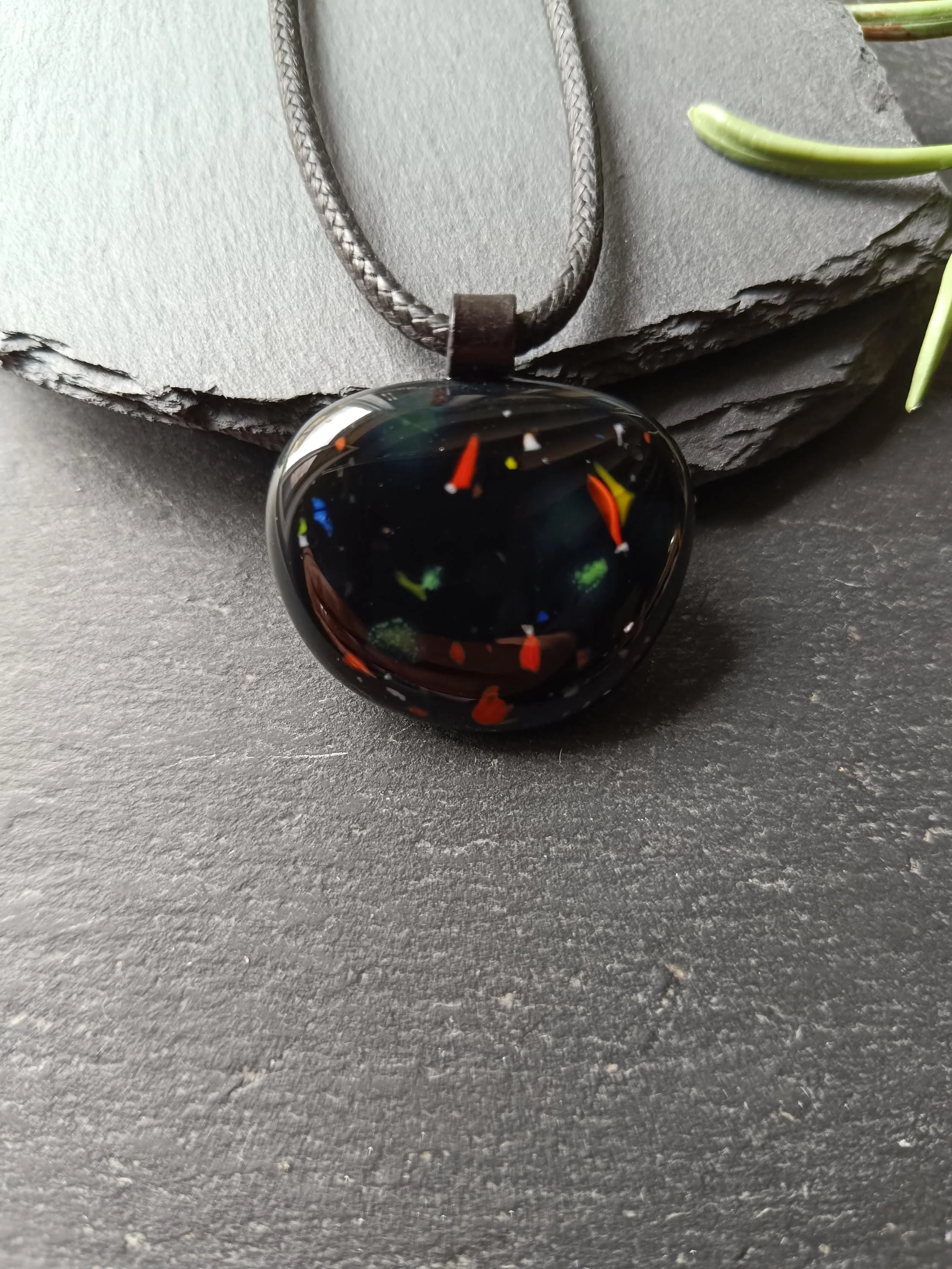 Speckled black glass marble necklace pendant - Photo 5