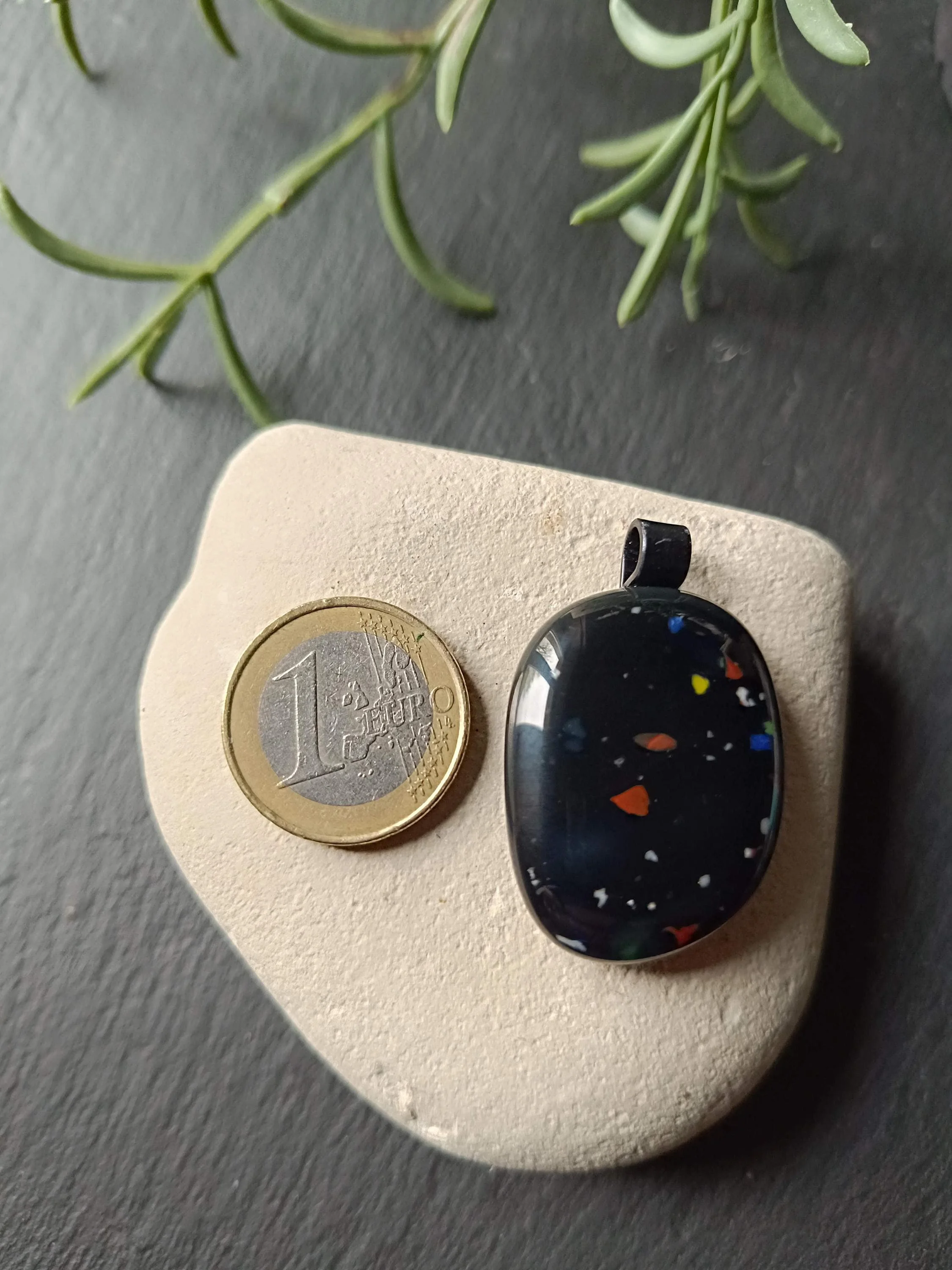 Fused glass marble pendant necklace - Photo 2