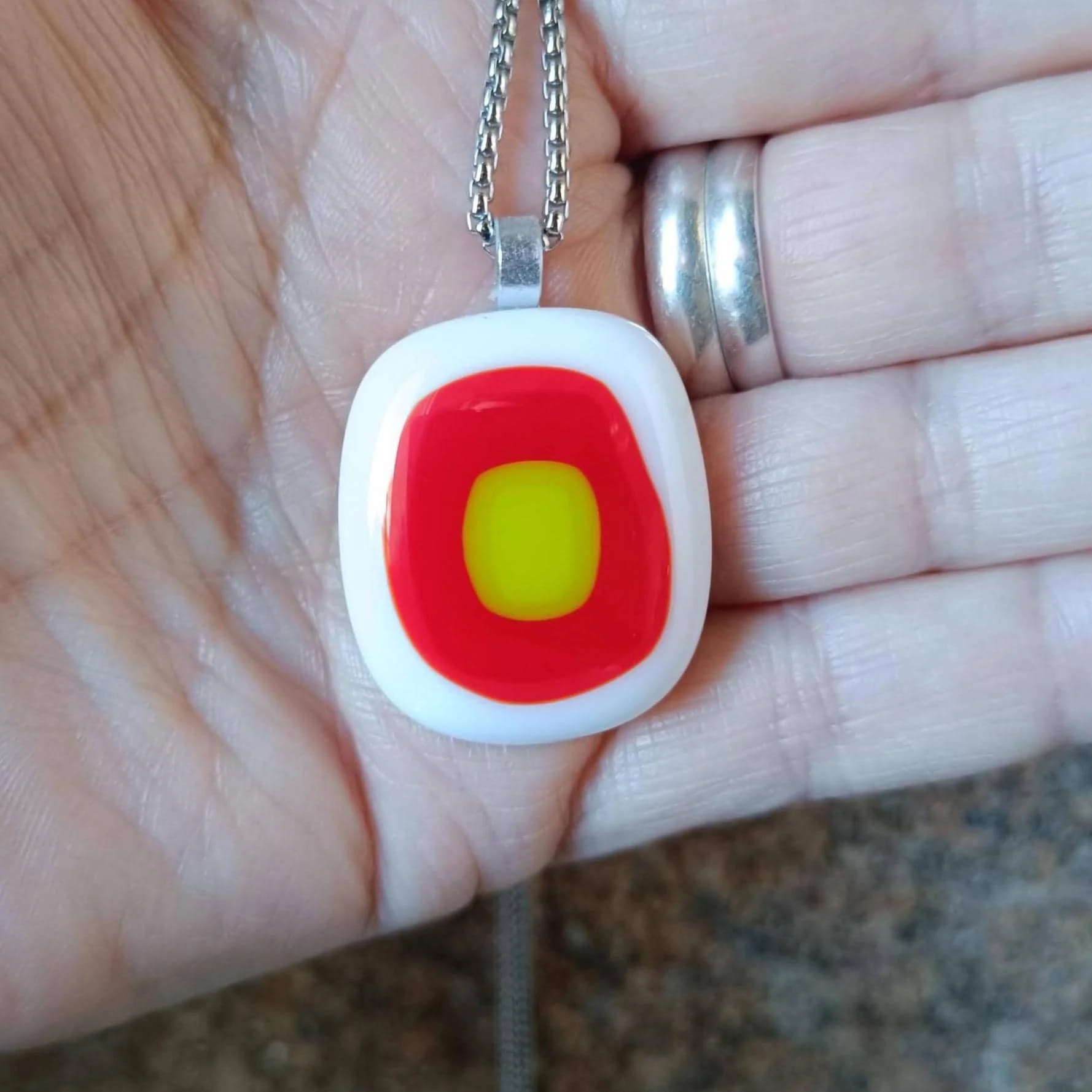 Red, white and lime fused glass pendant with necklace - Photo 1