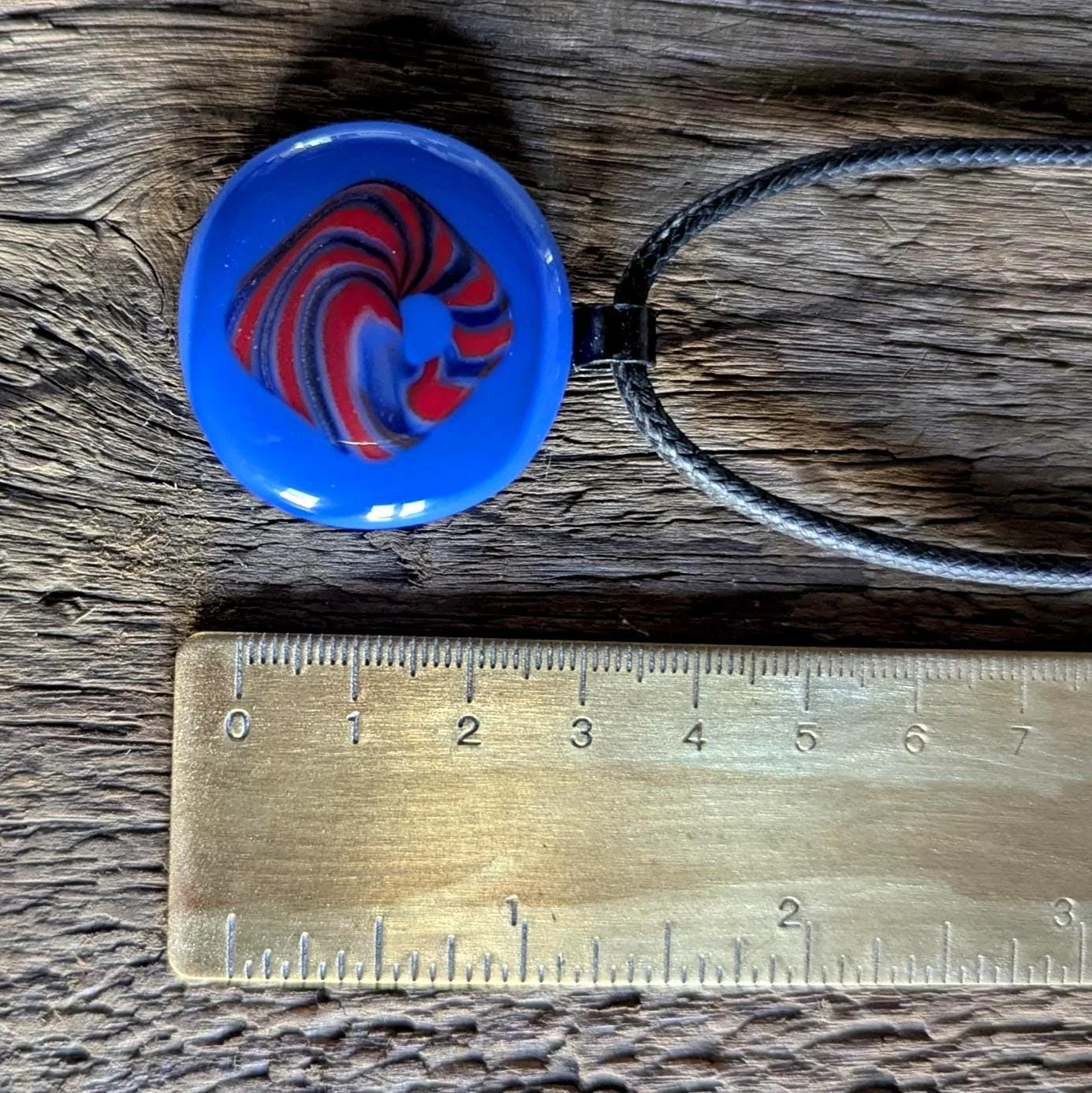 Blue and red patterned fused glass pendant necklace - Photo 4