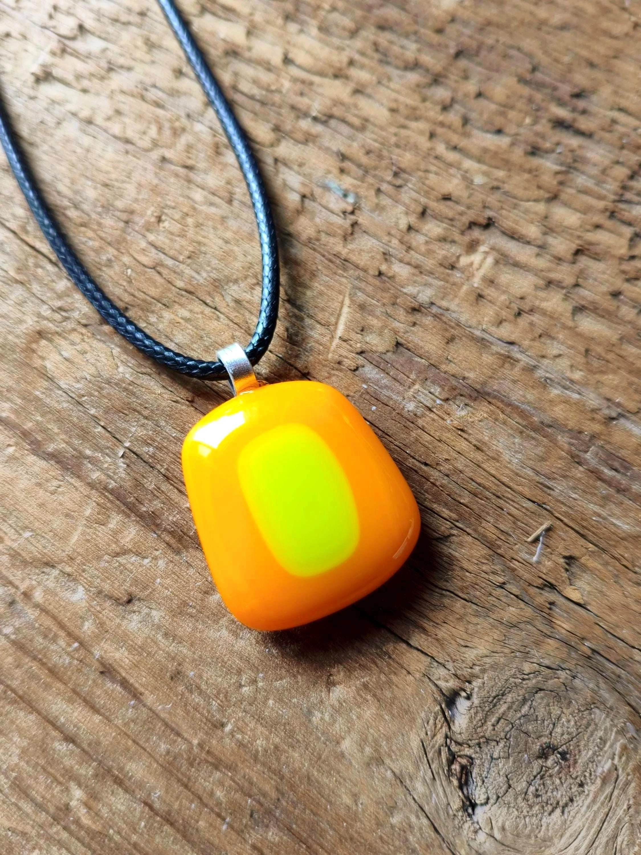 Orange and lime fused glass pendant necklace - Photo 4