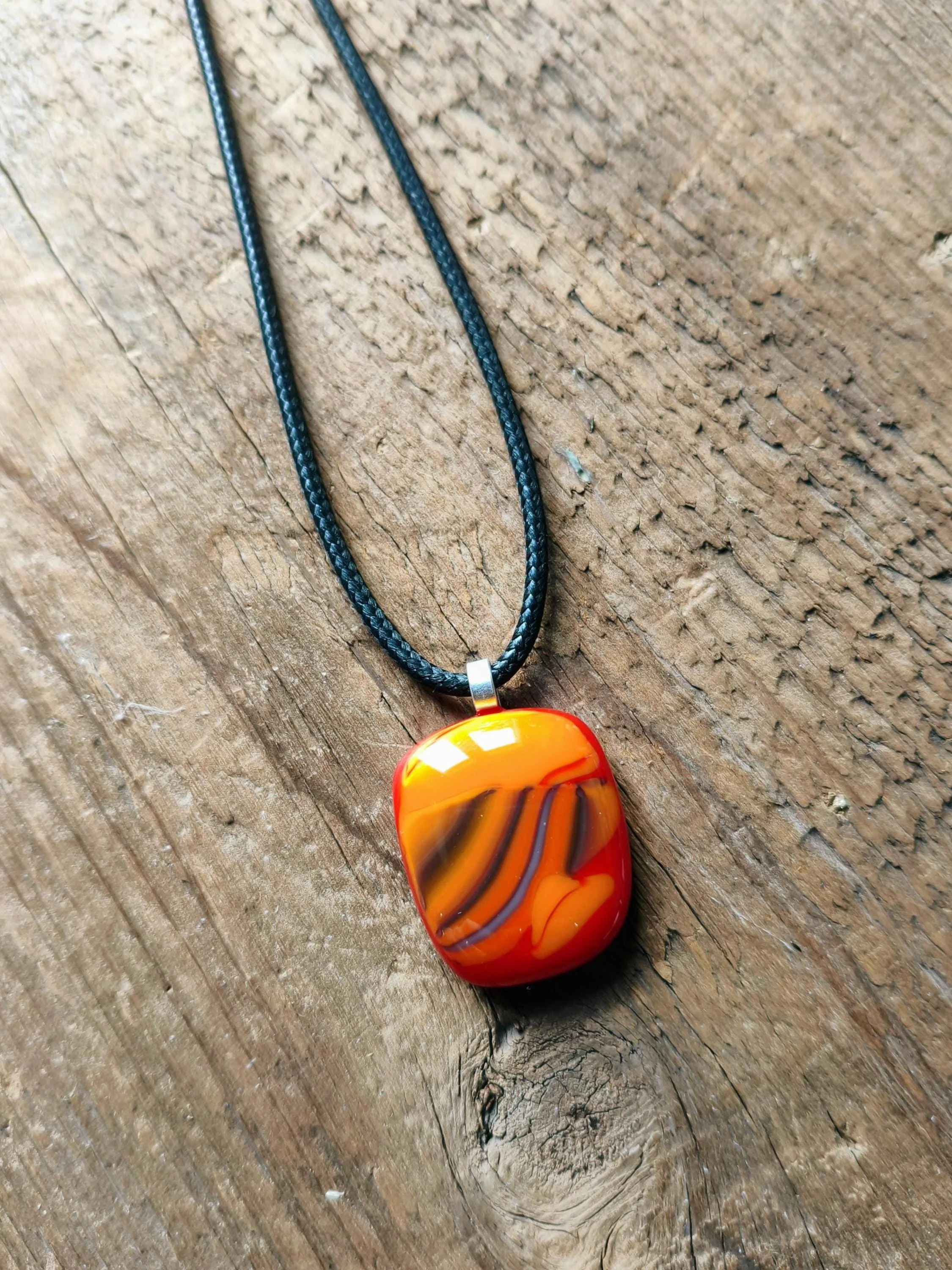 Handcrafted red and orange fused glass pendant necklace - Photo 4
