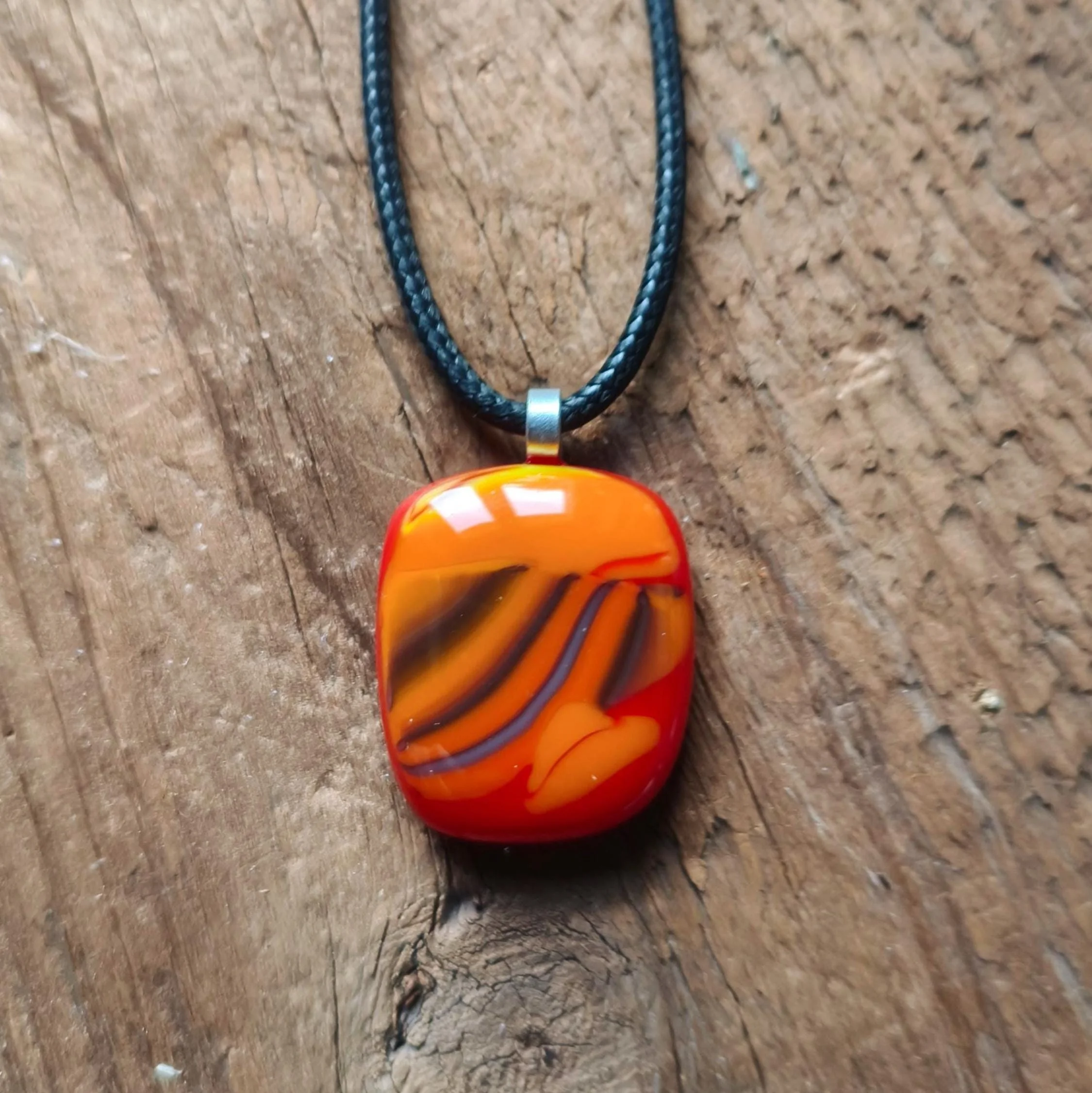 Handcrafted red and orange fused glass pendant necklace - Photo 5