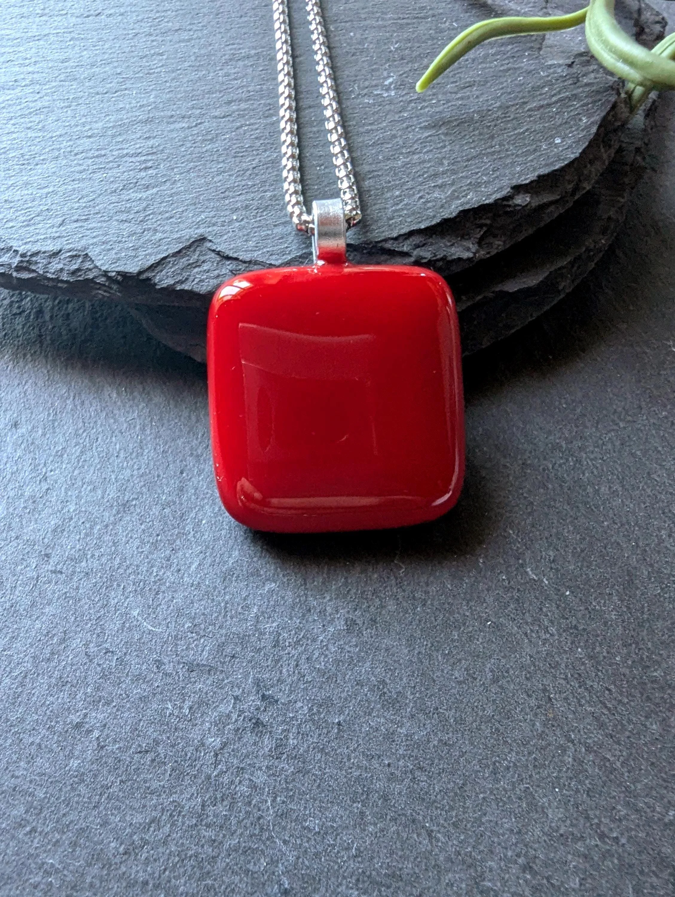 Handcrafted cherry red fused glass pendant necklace - Photo 2