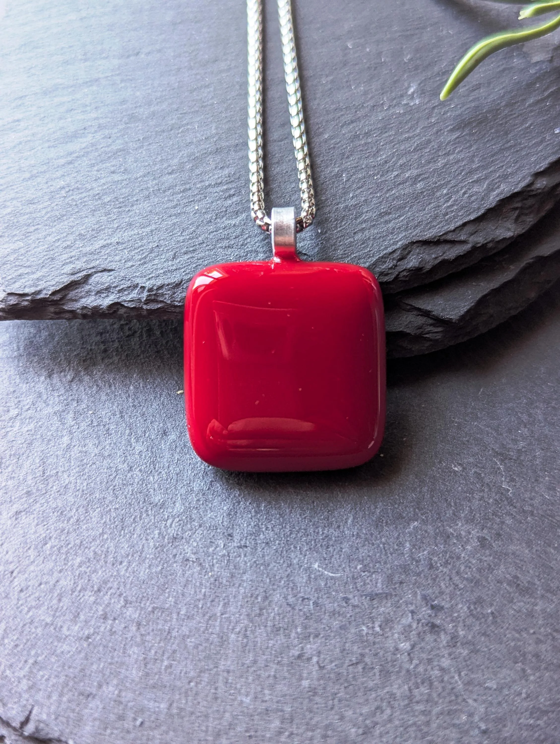 Handcrafted cherry red fused glass pendant necklace - Photo 7