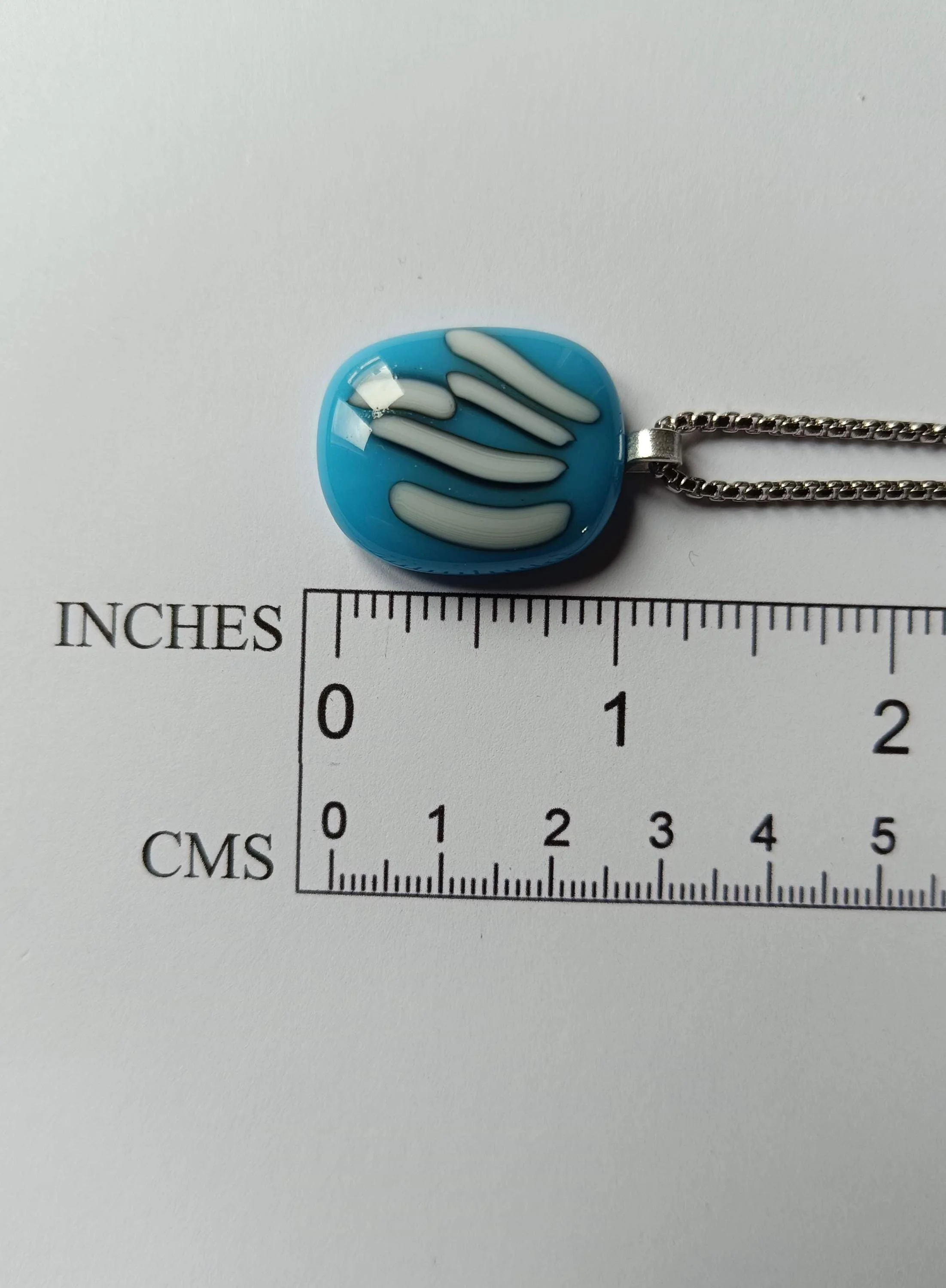 Handcrafted turquoise and vanilla fused glass pendant necklace - Photo 4