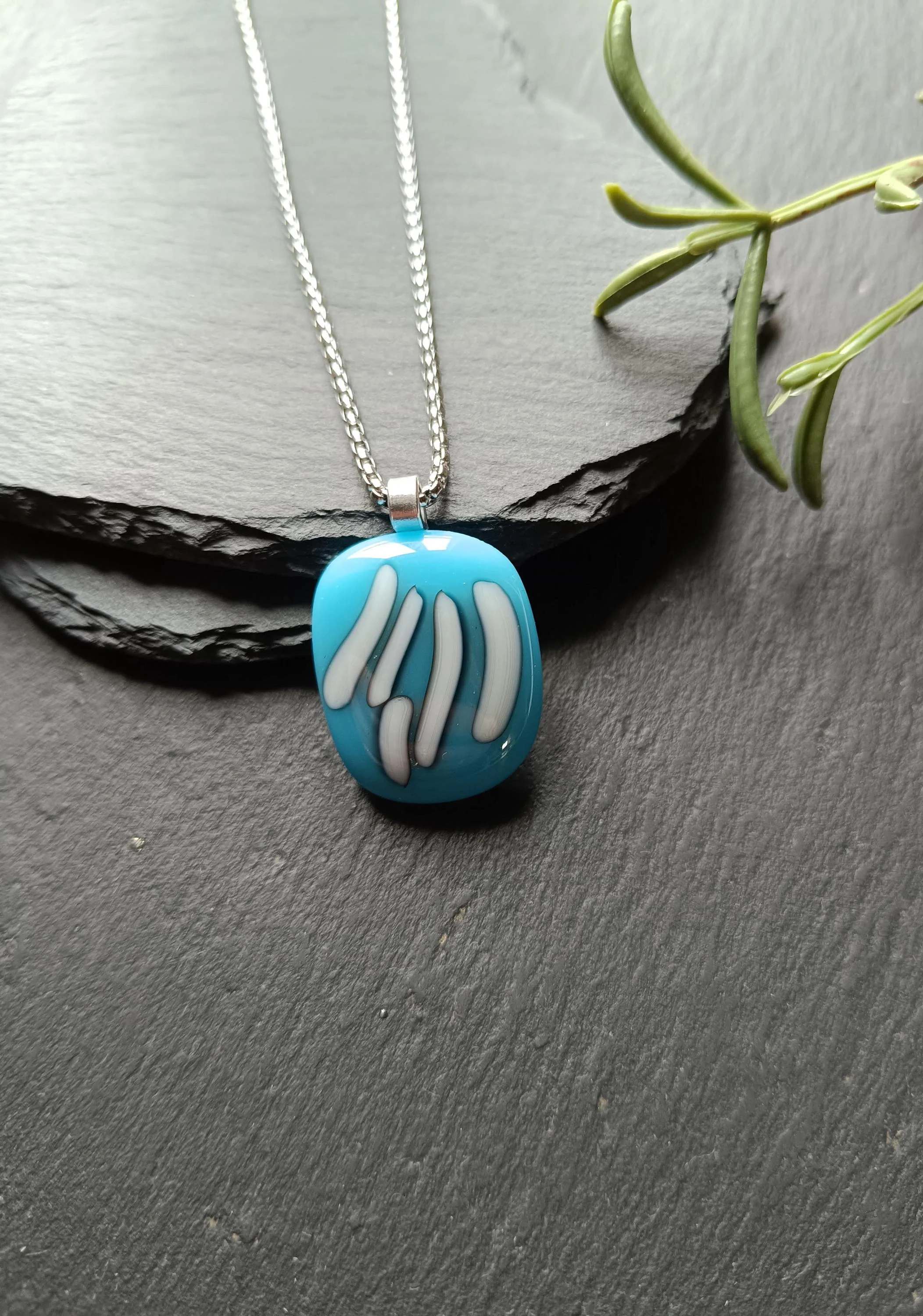 Handcrafted turquoise and vanilla fused glass pendant necklace - Photo 5