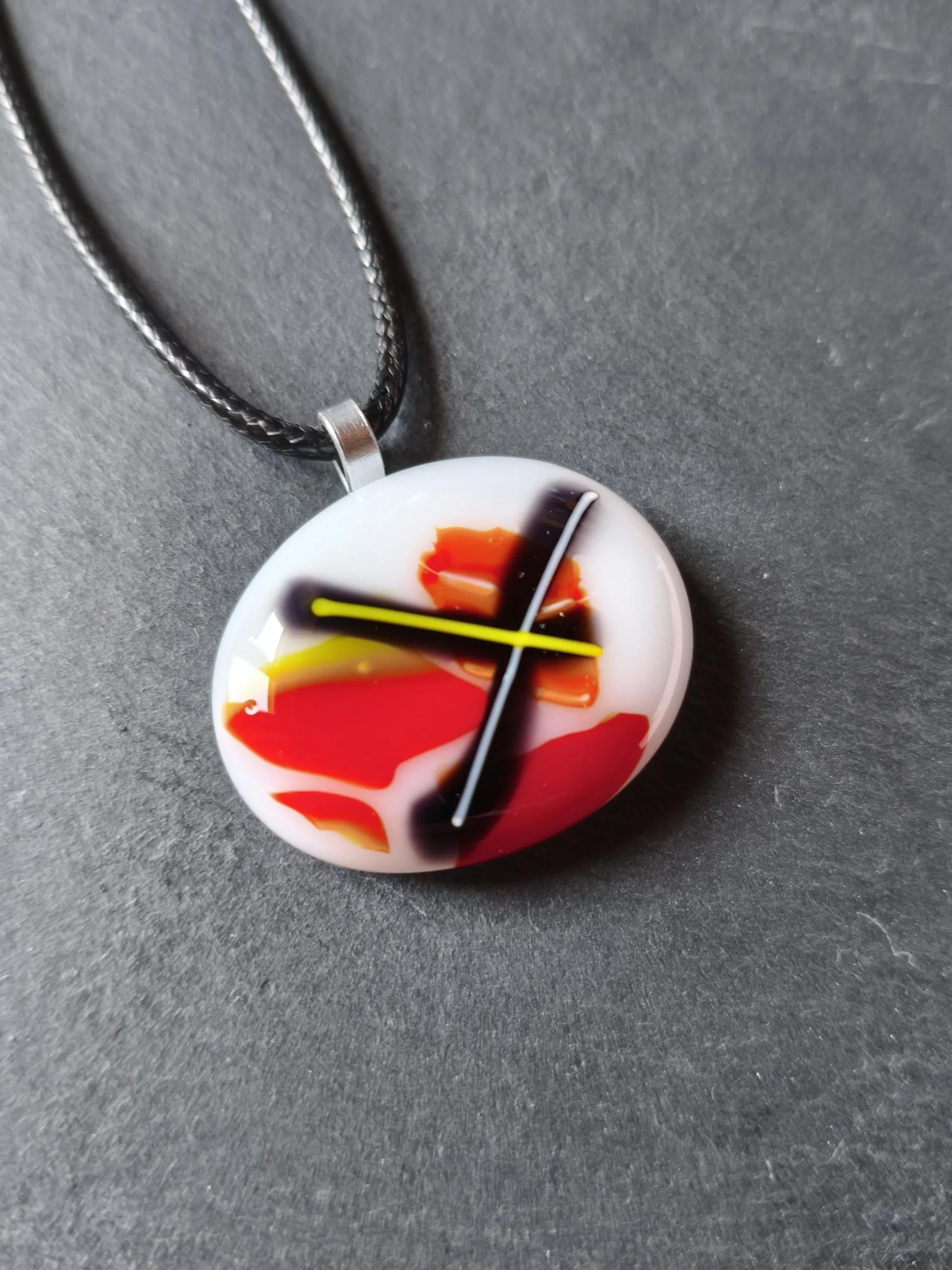 Handcrafted multicolour funky glass pendant necklace - Photo 2