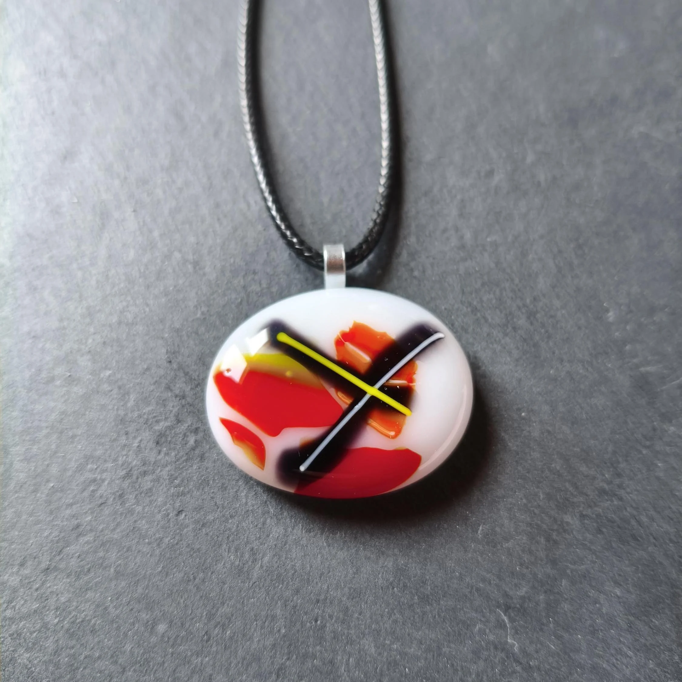 Handcrafted multicolour funky glass pendant necklace - Photo 6