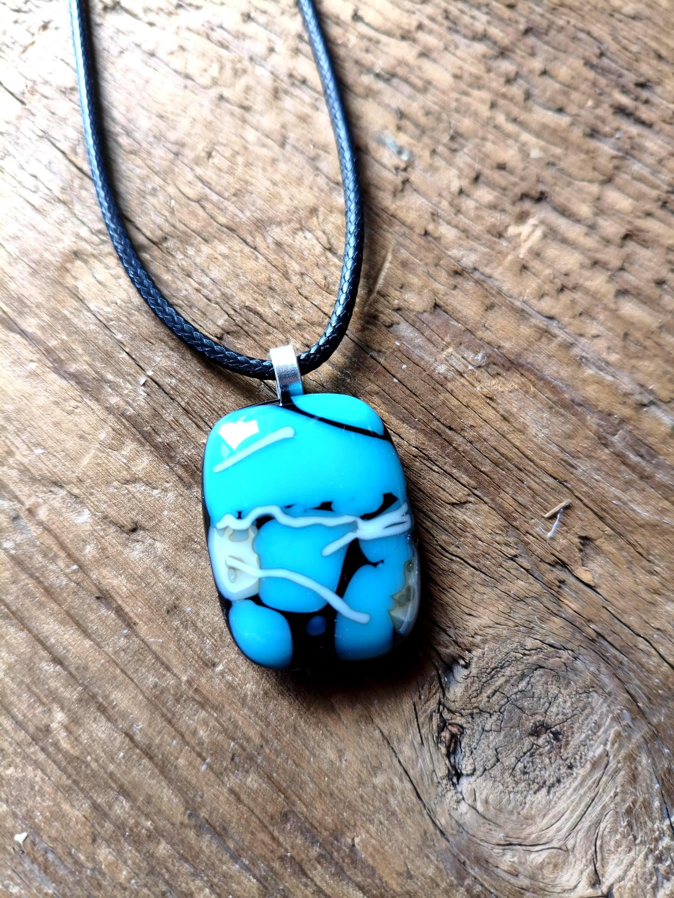 Turquoise fused glass pendant necklace - Photo 3
