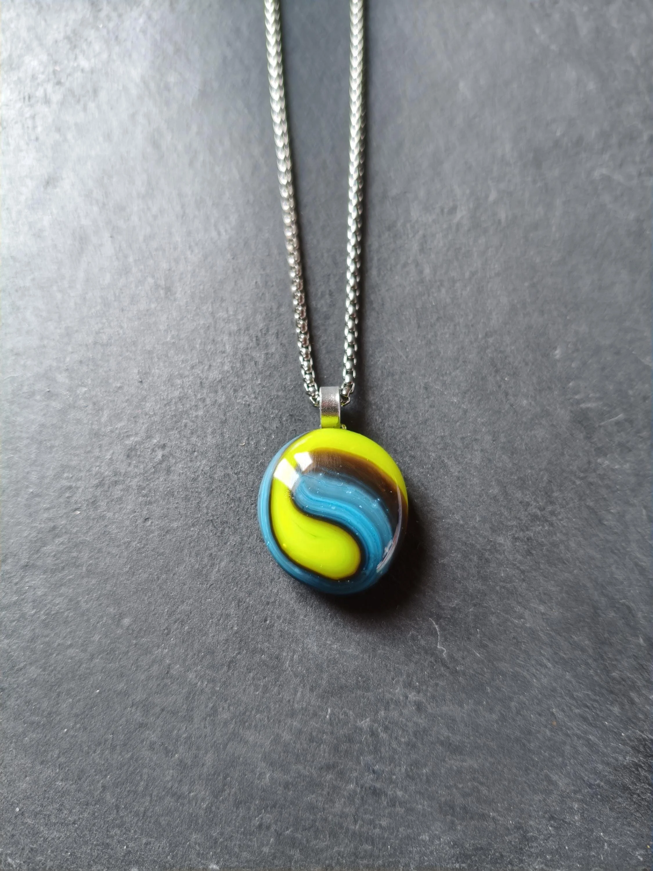 Green and blue glass pendant necklace - Photo 5