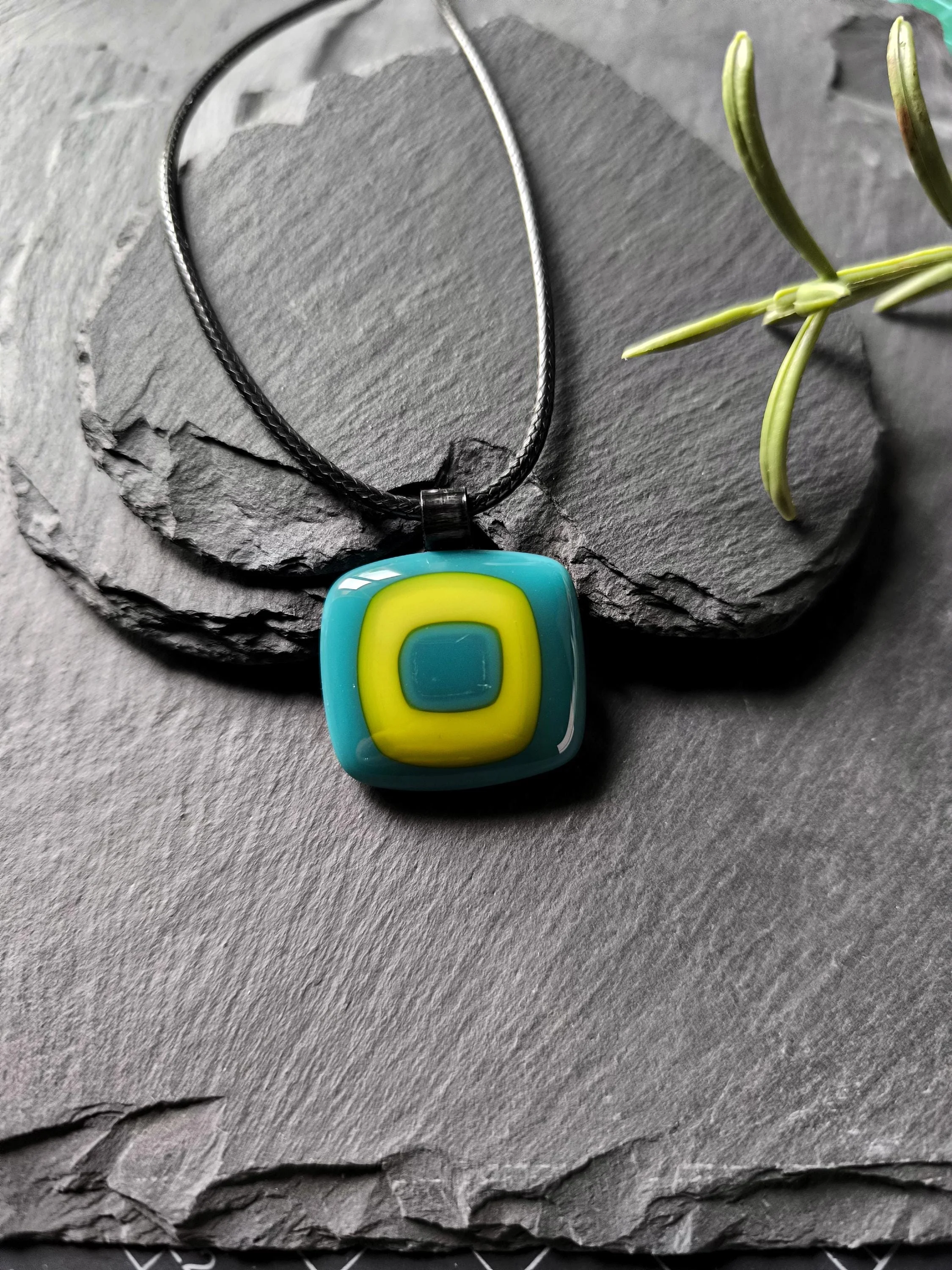 Vibrant Funky Glass Pendant Necklace - Photo 2