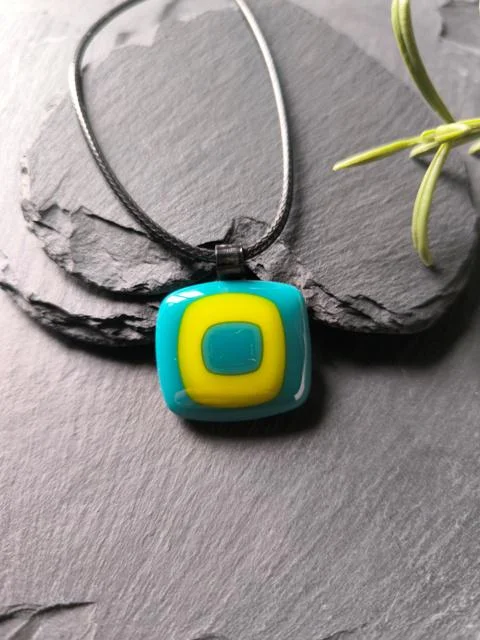 Vibrant Funky Glass Pendant Necklace - Photo 4