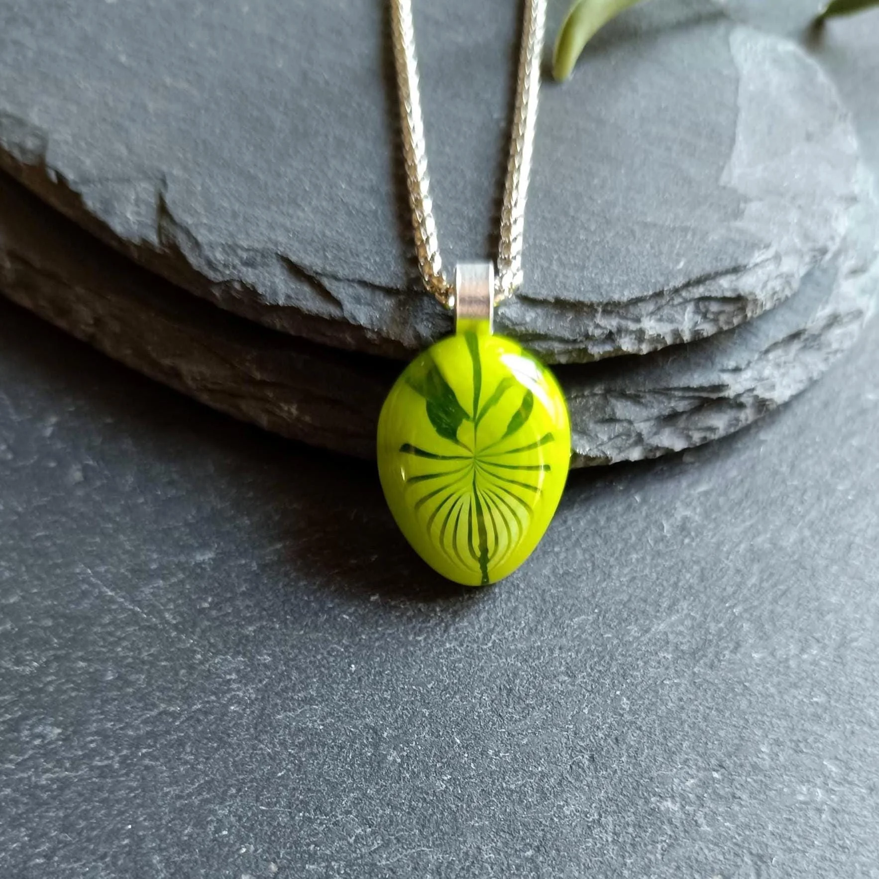 Handmade leaf fused glass pendant necklace - Photo 4