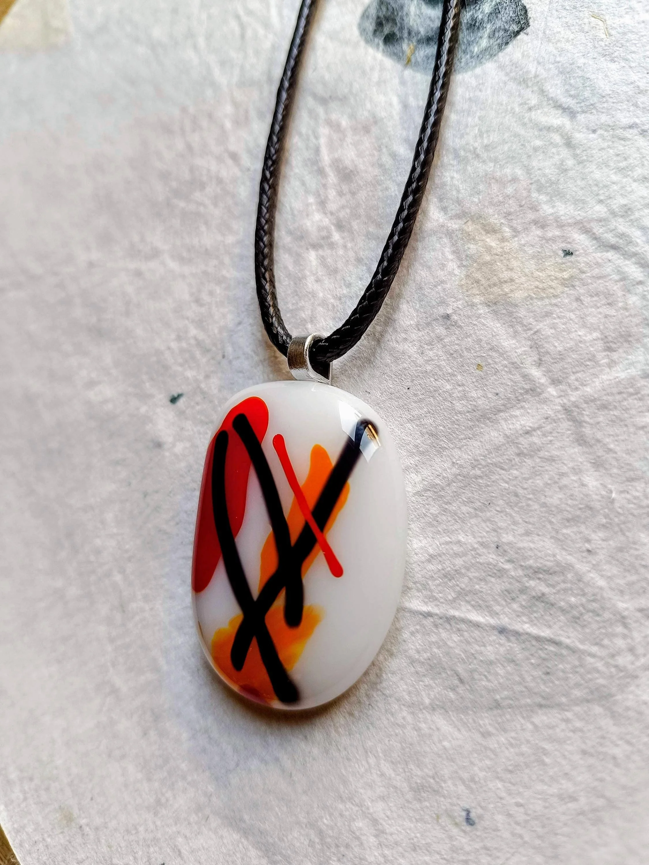 Handmade artisanal glass necklace - Photo 3