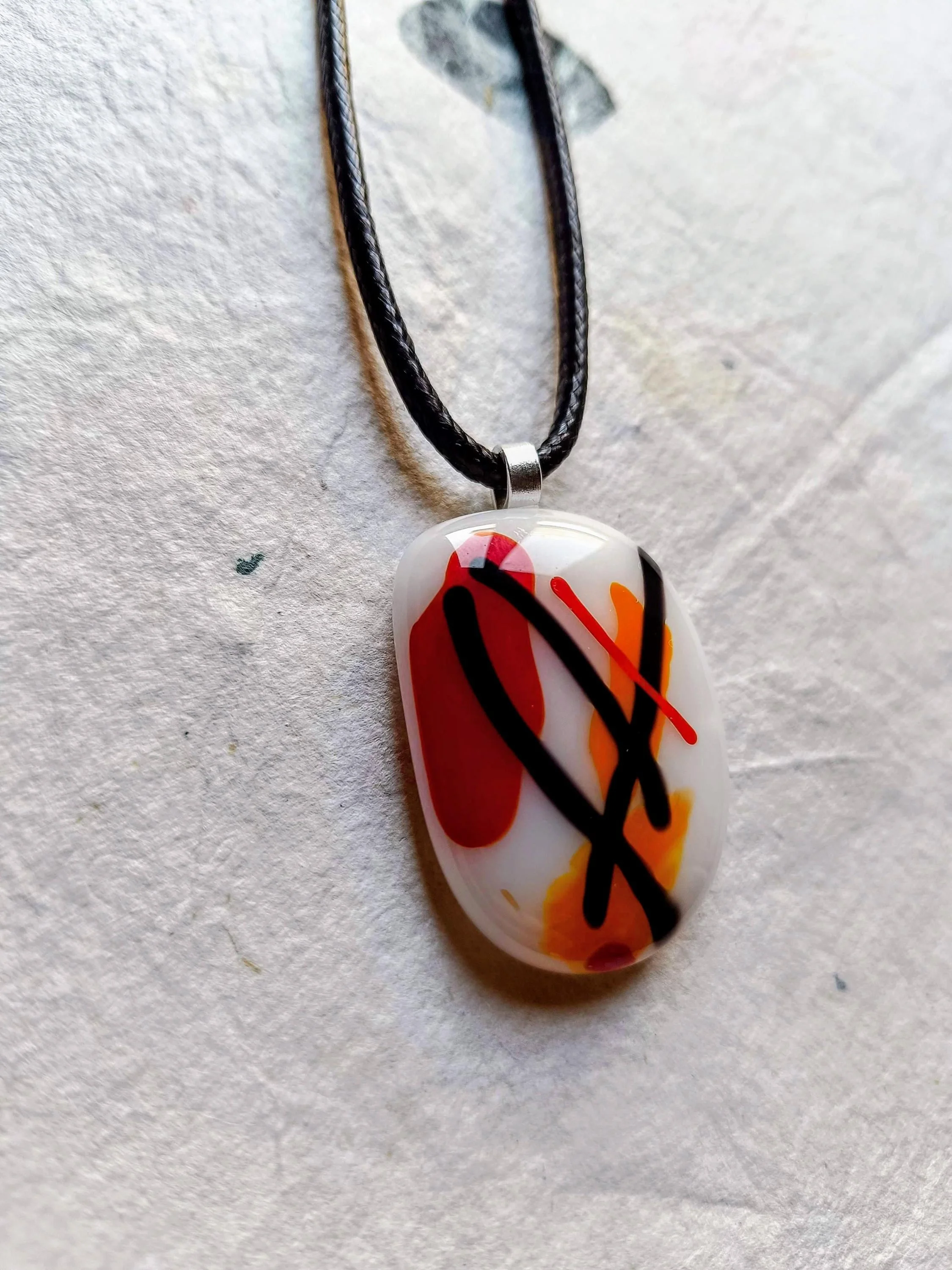 Handmade artisanal glass necklace - Photo 4